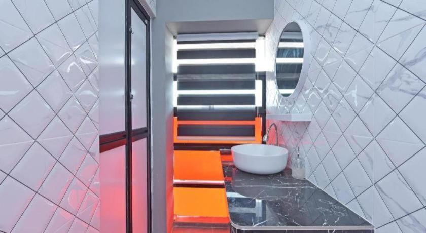 Oyo 90594 Hotel Casalink Paka Eksteriør bilde